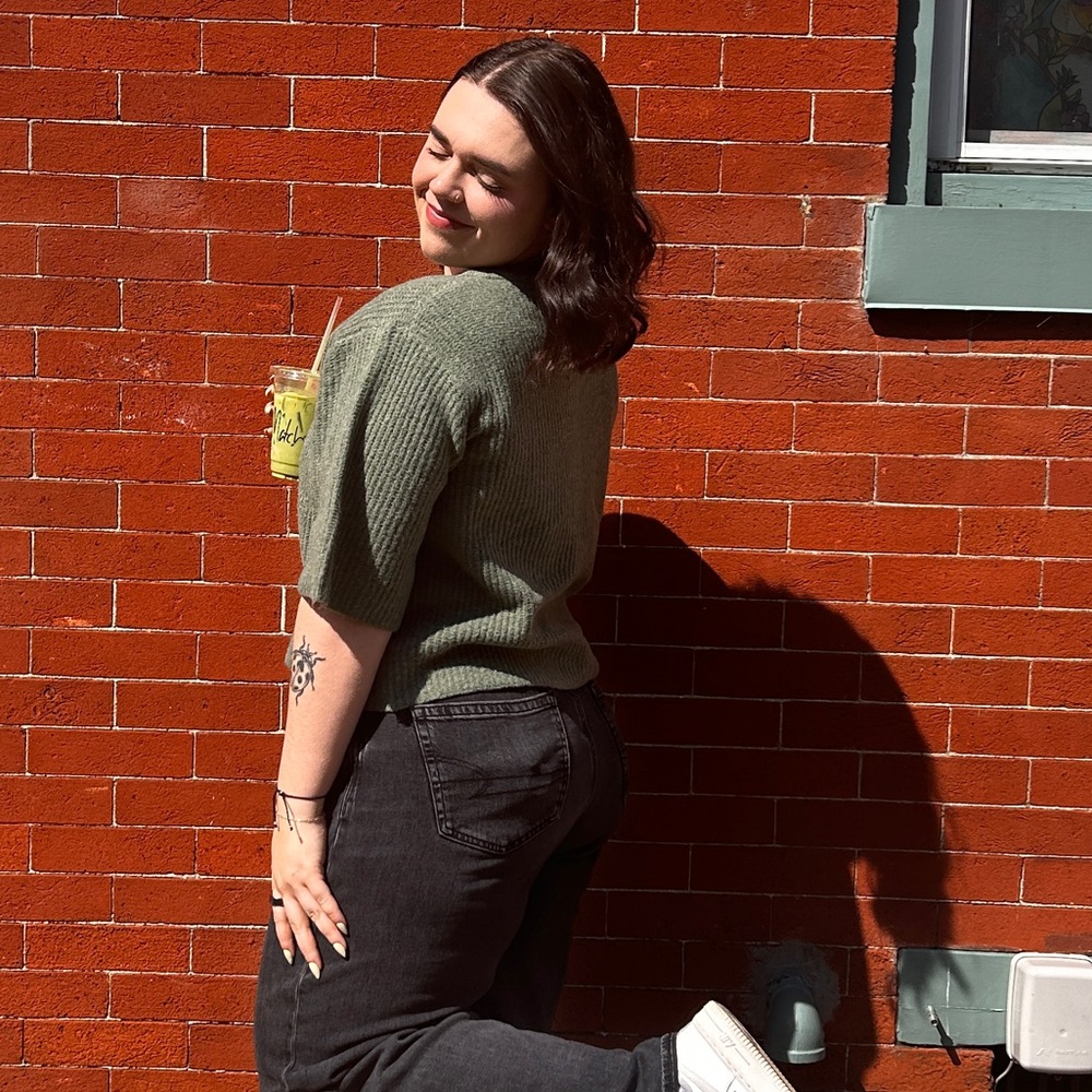 Meet your Posher, Gia